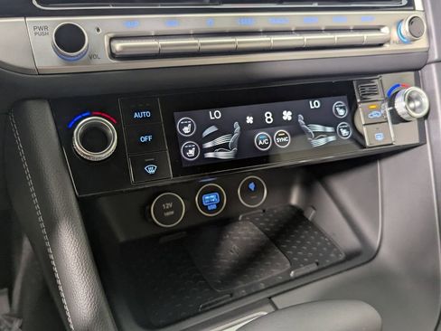 Used 2025 Genesis G70 2.5T w/ Sport Prestige Package RWD image 21