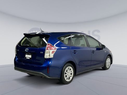 Used 2017 Toyota Prius V Three image 12