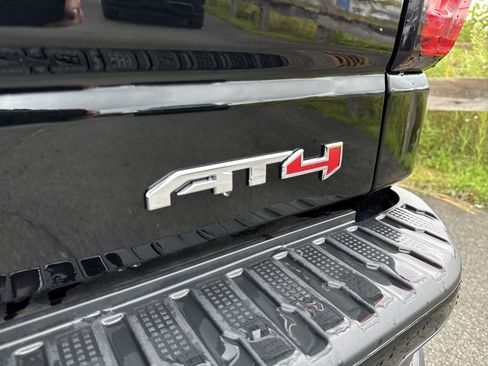 Used 2024 GMC Sierra 1500 AT4 w/ AT4 Premium Package image 9