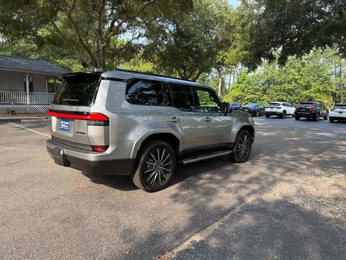 Used 2026 Lexus GX 550 AWD/4WD image 5