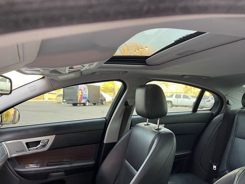 Used 2013 Jaguar XF 3.0 image 18