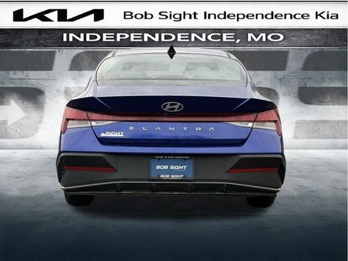 Used 2024 Hyundai Elantra SE image 10