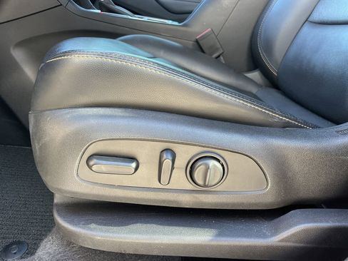 Used 2019 Chevrolet Equinox Premier FWD image 20