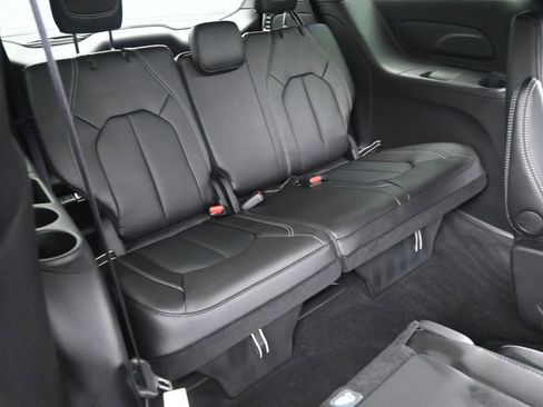 New 2026 Chrysler Pacifica Select w/ S Appearance Package AWD/4WD image 16
