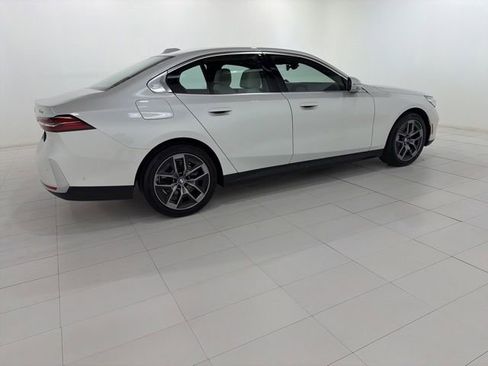 Used 2026 BMW 530i xDrive w/ Premium Package AWD/4WD image 6