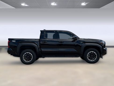 Used 2026 Toyota Tacoma TRD Off-Road w/ TRD Off Road Upgrade Package AWD/4WD image 8