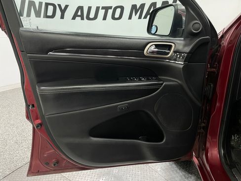Used 2015 Jeep Grand Cherokee Overland AWD/4WD image 16