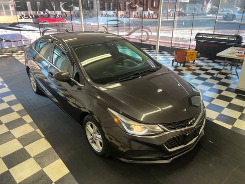 Used 2016 Chevrolet Cruze LT image 17