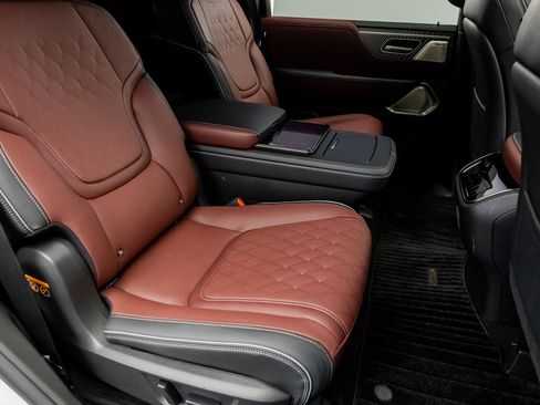 Used 2025 INFINITI QX80 Autograph image 37