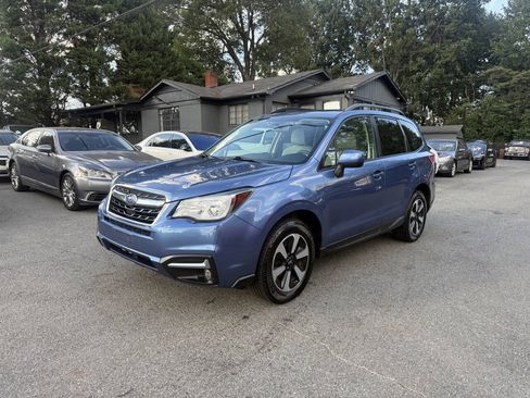 Used 2017 Subaru Forester 2.5i Premium AWD/4WD image 2
