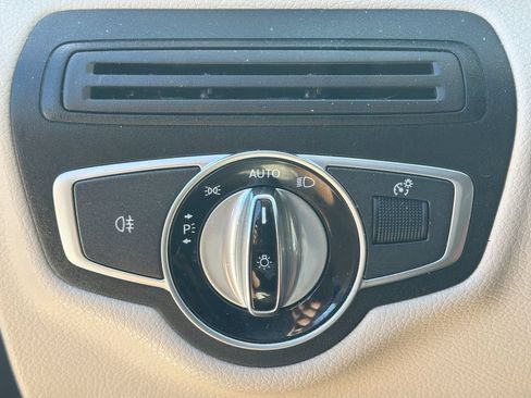 Used 2017 Mercedes-Benz GLC 300 image 28