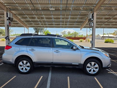 Used 2012 Subaru Outback 2.5i Premium AWD/4WD image 6