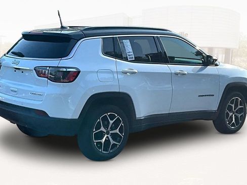 Used 2025 Jeep Compass Limited AWD/4WD image 6