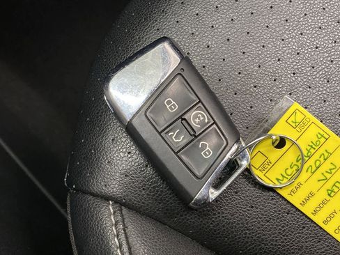 Used 2021 Volkswagen Atlas SE image 30