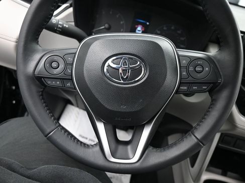 Used 2024 Toyota Corolla Cross LE image 16