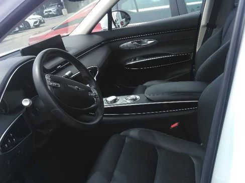 Used 2025 Genesis GV70 2.5T image 6