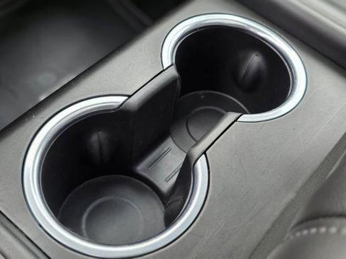 Used 2022 Chevrolet Suburban Z71 w/ Luxury Package image 37