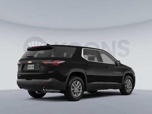Used 2022 Chevrolet Traverse LS FWD image 4
