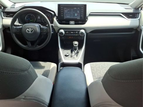 Used 2021 Toyota RAV4 XLE AWD/4WD image 21