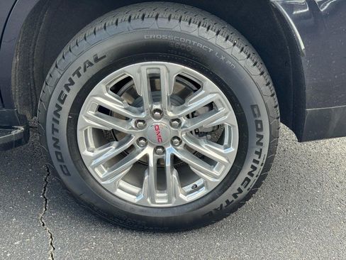 Certified 2023 GMC Yukon SLT w/ SLT Luxury Package AWD/4WD image 7
