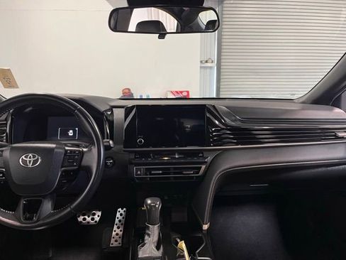 Used 2025 Toyota Camry SE FWD image 19