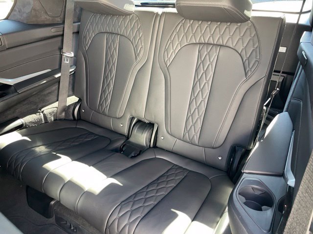 Used 2024 BMW X7 xDrive40i w/ Executive Package AWD/4WD image 8