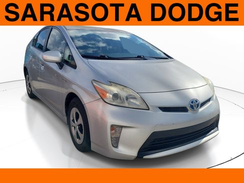 Used 2014 Toyota Prius Four FWD image 1