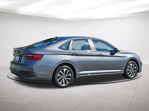 Used 2024 Volkswagen Jetta S image 7