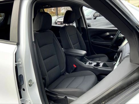 Certified 2022 GMC Terrain SLE w/ Driver Convenience Package image 6