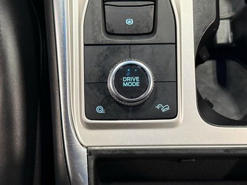 Certified 2022 Ford Explorer XLT w/ Equipment Group 202A AWD/4WD image 32