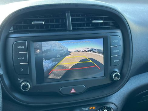 Used 2025 Kia Soul LX w/ LX Technology Package image 22
