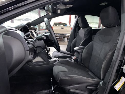 Used 2015 Dodge Dart SXT image 10