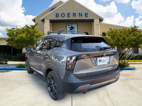 Used 2025 Nissan Kicks SR w/ SR Premium Package AWD/4WD image 3