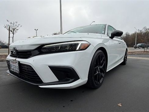 Used 2023 Honda Civic Sport image 9