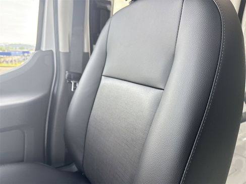 New 2025 Ford Transit 250 148 Medium Roof image 29