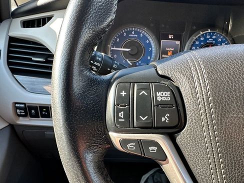 Used 2015 Toyota Sienna XLE Premium image 27