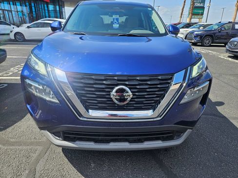 Used 2021 Nissan Rogue SV FWD image 2