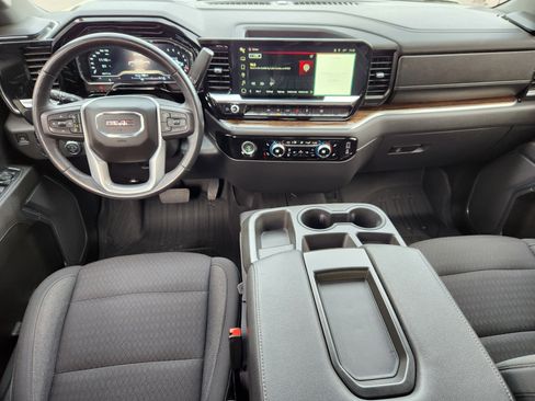 Used 2022 GMC Sierra 1500 Elevation w/ LPO, Elevation Black Package image 12