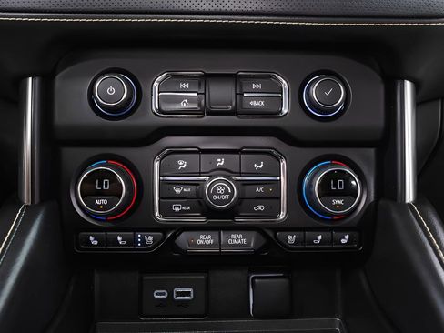 Used 2022 Chevrolet Tahoe Premier AWD/4WD image 15