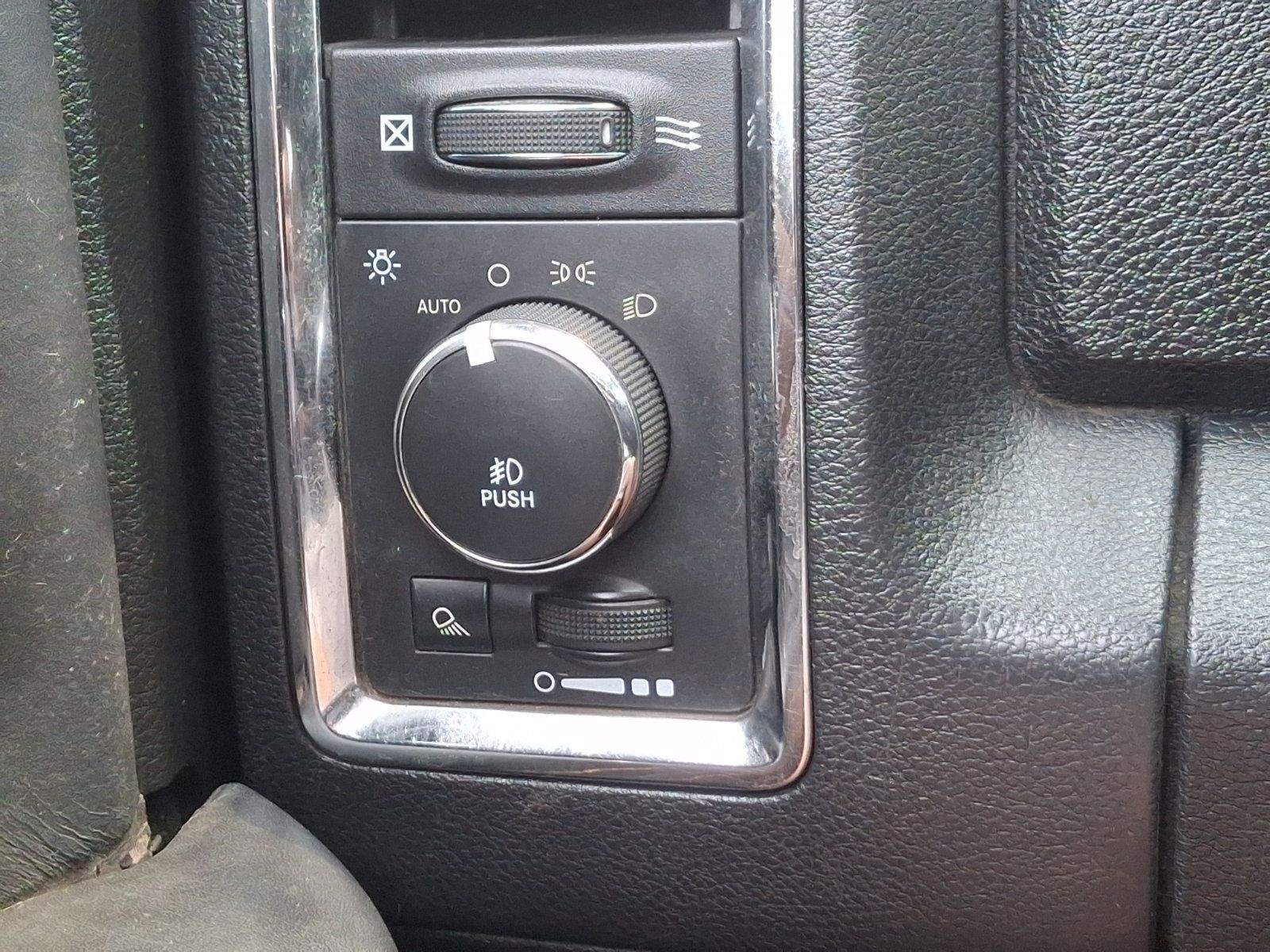 Used 2014 RAM 1500 Laramie Longhorn AWD/4WD image 22