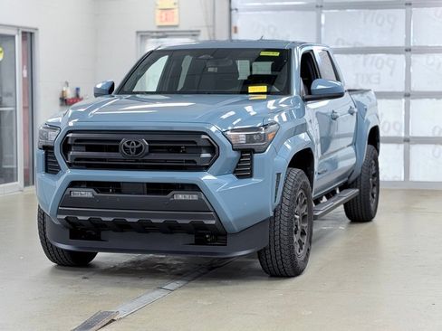 Used 2026 Toyota Tacoma SR5 AWD/4WD image 3