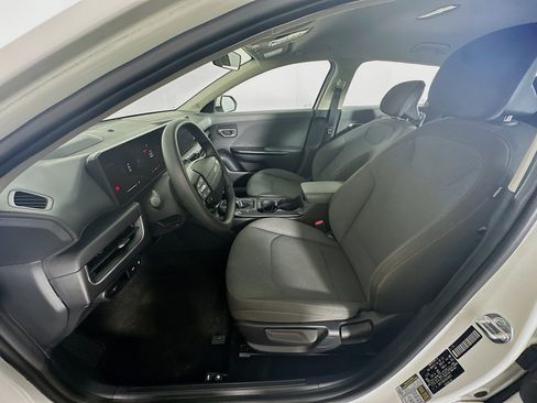 Used 2025 Kia K4 FWD image 13