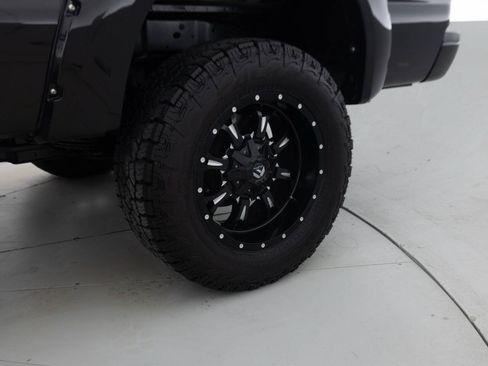 Used 2015 Ford F250 Platinum w/ FX4 Off-Road Package AWD/4WD image 22