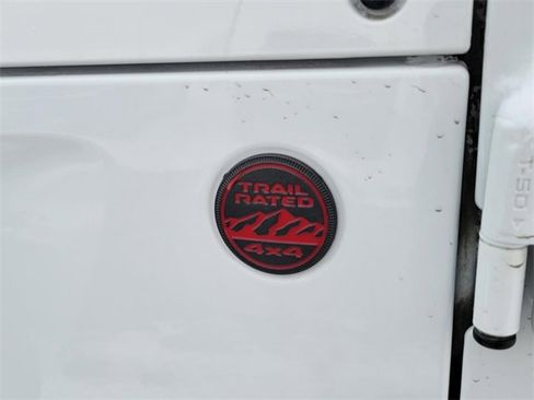 Used 2020 Jeep Gladiator Rubicon w/ Advanced Safety Group image 11