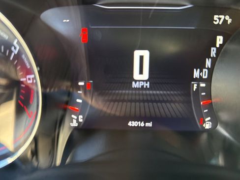 Used 2019 Dodge Challenger SXT w/ Blacktop Package image 9