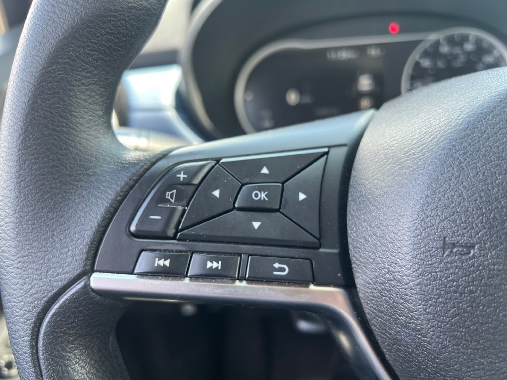Used 2025 Nissan Versa SV FWD image 12