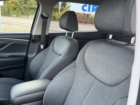 Used 2020 Hyundai Santa Fe SEL image 16