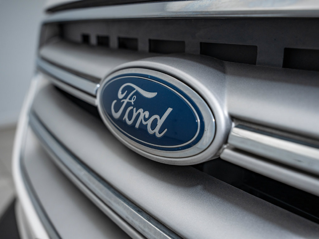 Used 2018 Ford Escape Titanium FWD image 3