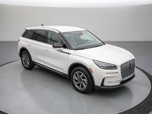 Used 2024 Lincoln Corsair FWD image 2