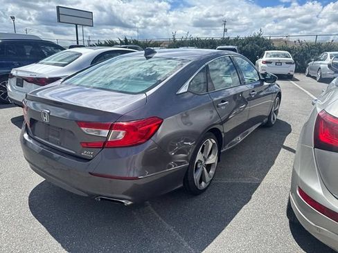 Used 2018 Honda Accord Touring image 6